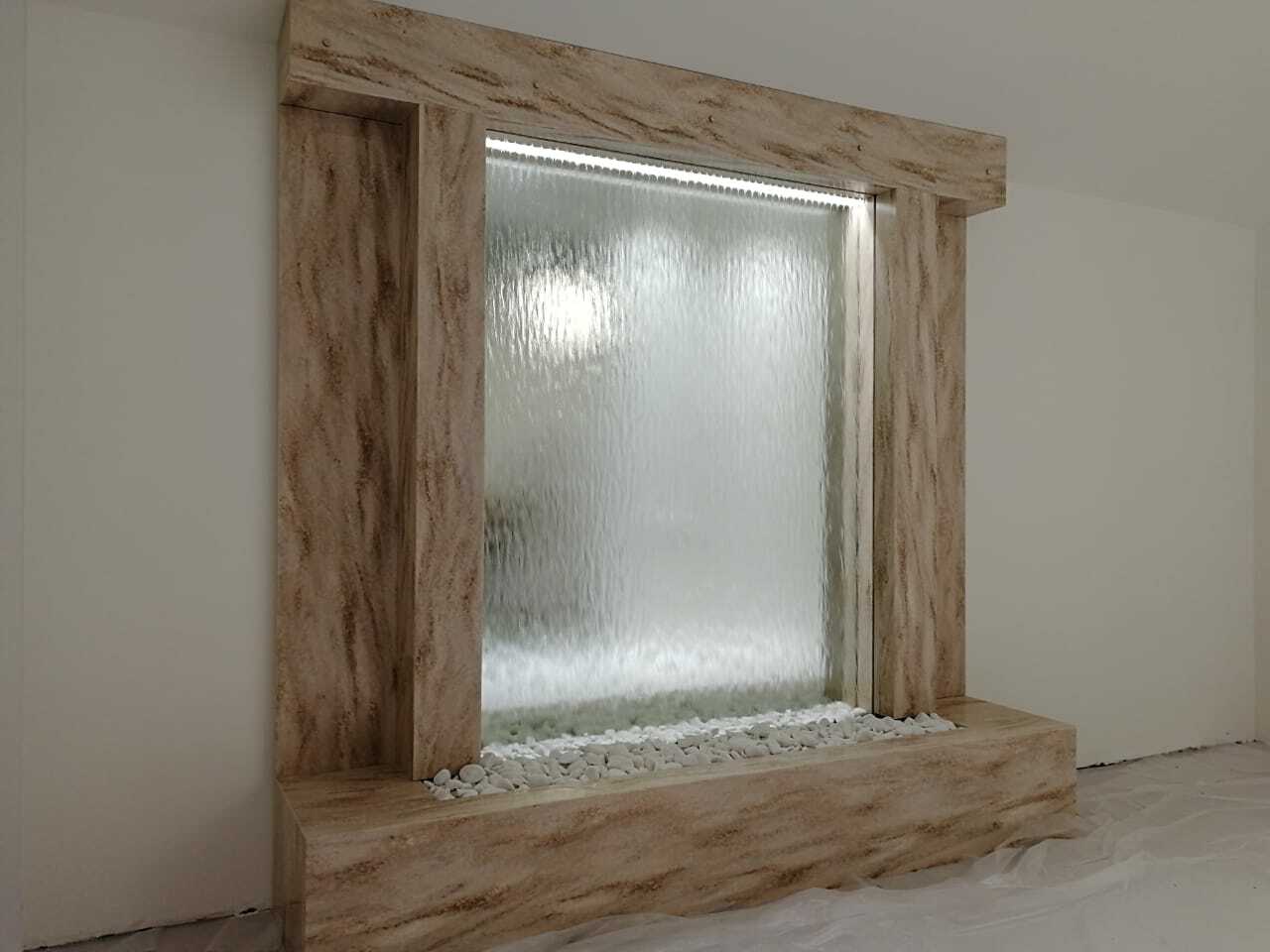 <span style="font-weight: bold;">Водопад по стеклу </span>