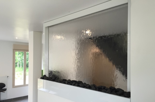 <span style="font-weight: bold;">Водопад по стеклу</span>